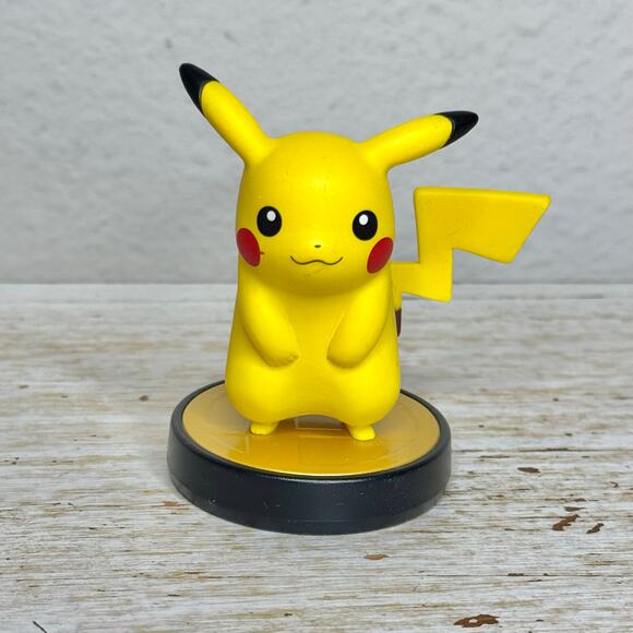 Nintendo Amiibo Pikachu Pokémon Game Figurine - Picture 1 of 4